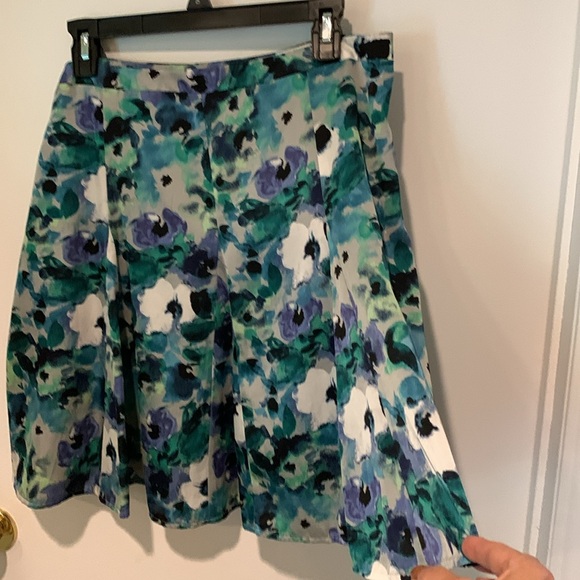 Ann Taylor Loft blue/green/gray/white watercolour floral midi skirt. US 8. EUC. - Picture 3 of 10
